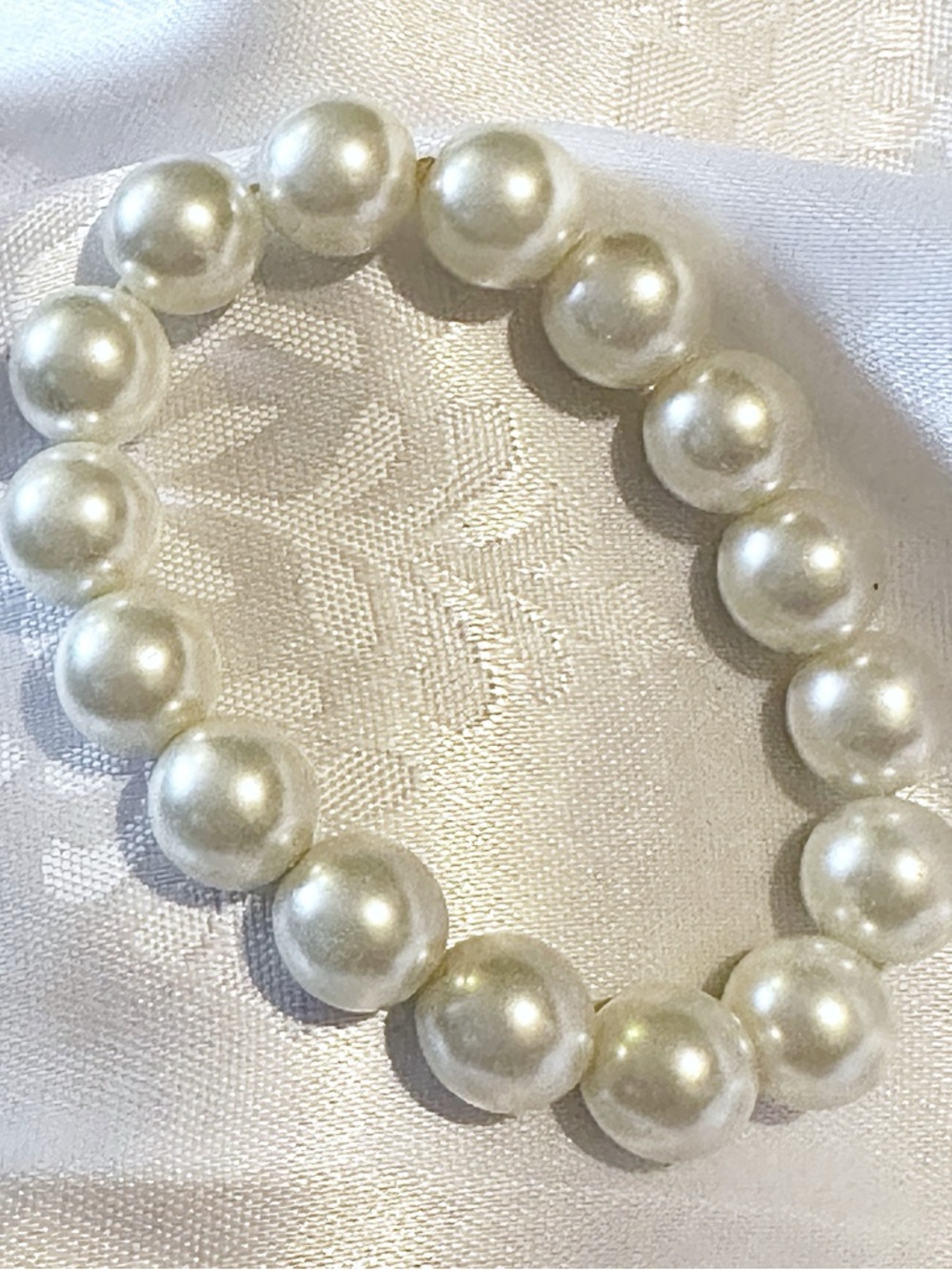 Classic White Pearl Stretch Bracelet - Elegant Womens Jewelry